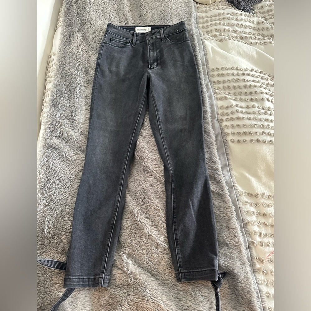 Abercrombie High Rise Super Skinny Ankle Size 25